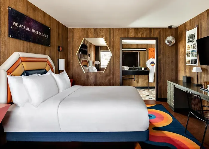 Hotel Americana Motor In Near Nau & Downtown
