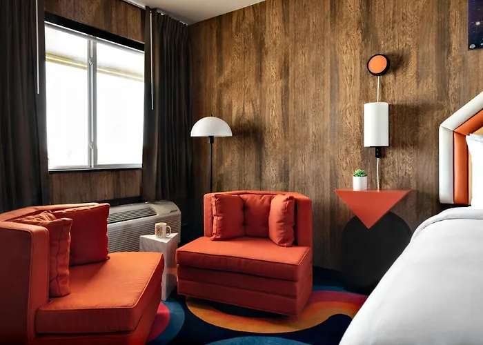Hotel Americana Motor In Near Nau & Downtown