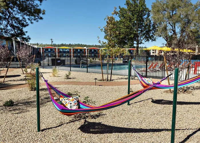 Americana Motor In Near Nau & Downtown Hotel