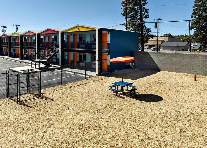 Hotel Americana Motor In Near Nau & Downtown 4*
