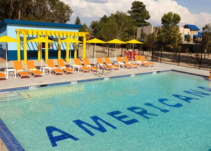 Americana Motor In Near Nau & Downtown