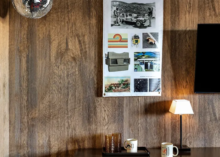 Americana Motor In Near Nau & Downtown 4*